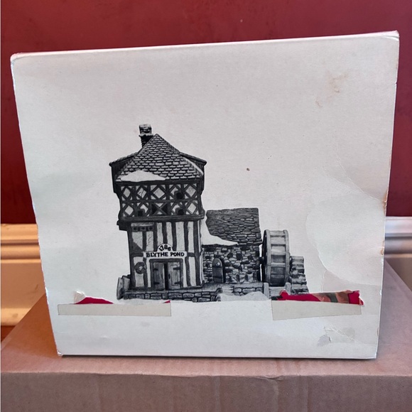 Dept 56 Dickens Village Series “Blythe Pond Mill House” #6508-0 1996 - Picture 3 of 13
